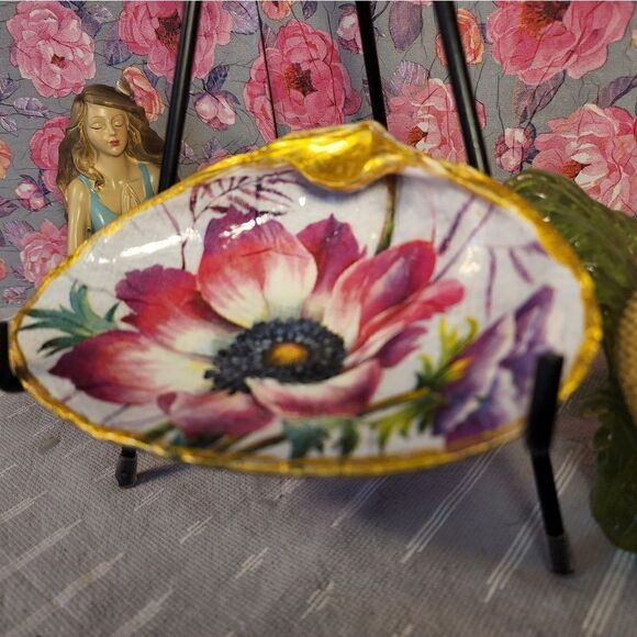 DECOUPAGE CLAM SHELL DECOUPAGE FLOWERS TRINKET DISH - Picture 3 of 8